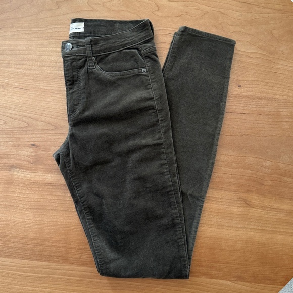 Gap True Skinny Corduroy Pants in Olive Green (Size 28 Tall) - Picture 2 of 8